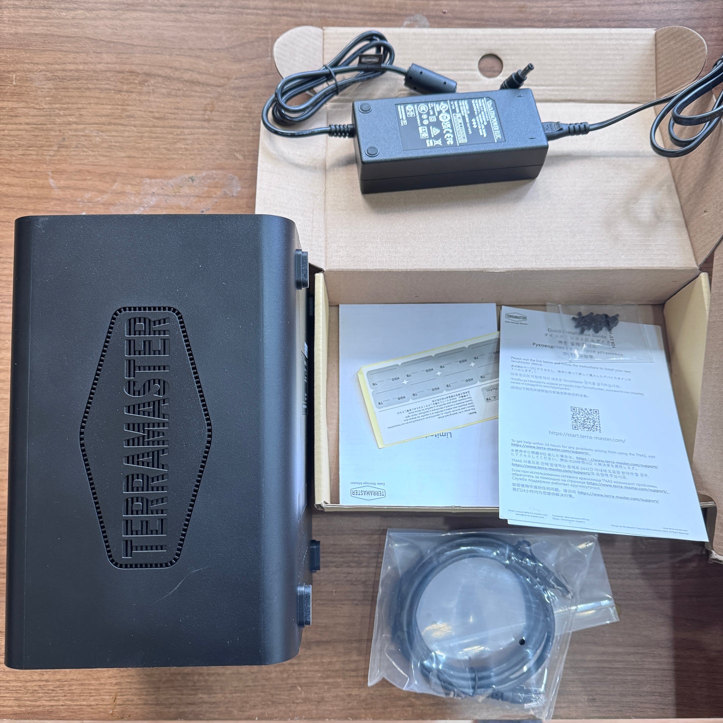 TERRAMASTER F4-424 Pro NAS Storage - Network Attached Storage Peak Performance for Business (Diskless)